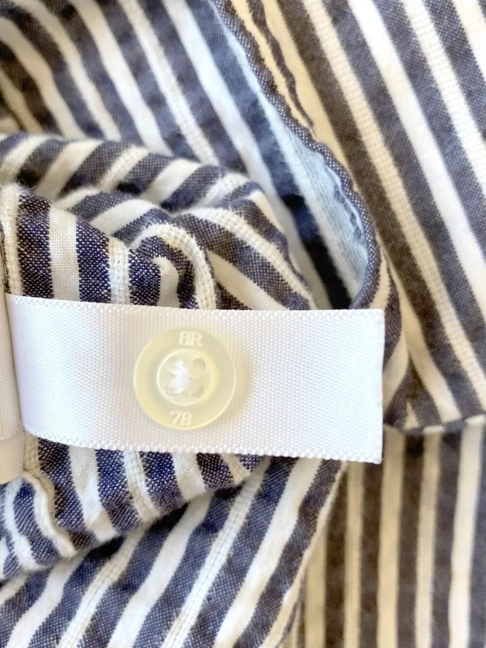 Banana Republic Mens M Short Sleeve Organic Cotton Seersucker Relaxed Fit Shirt